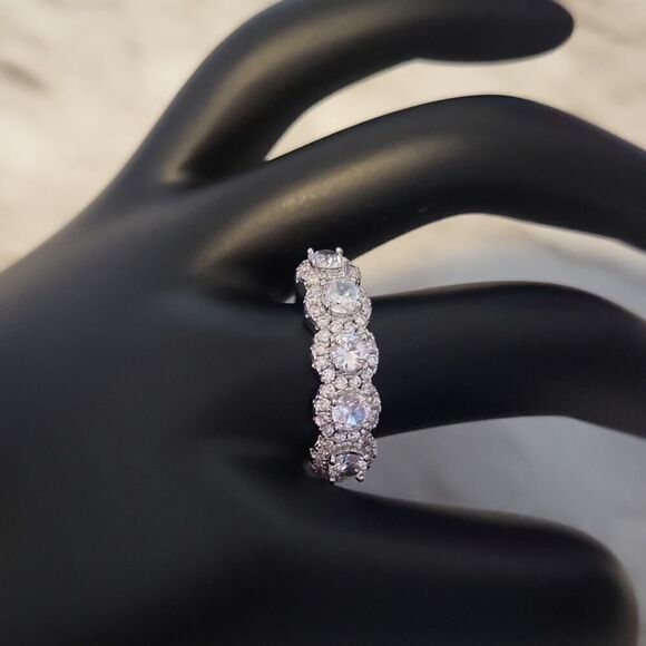 Round Zircon Engagement Ring Trendy White Crystal Stone Silvery Rings Size 8.5 - Picture 7 of 14